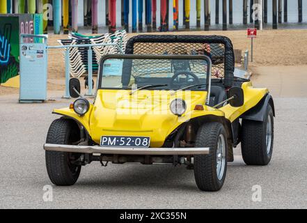 Scheveningen, Niederlande, 26.05.2024, gelber Volkswagen Buggy aus den 1960er Jahren auf der Aircooler Oldtimer-Messe Stockfoto