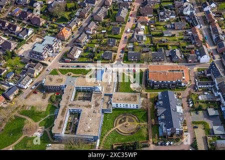 Luftaufnahme, St.-Martinus-Stift Wohnen und Leben im Alter Seniorenwohnsitz, Wohngebiet, Elten, Emmerich am Rhein, Nordrhein-Wes Stockfoto