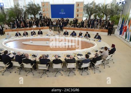 Bari, Italien. Juni 2024. Sitzung G7 Heiliger Vater und Outreach-Format bei Borgo Egnaza. Italien im Juni. 14, 2024. Gipfeltreffen G7 am zweiten Tag über Ai, Energie, Afrika. (Foto: Aleksy Witwicki/SIPA USA) Credit: SIPA USA/Alamy Live News Stockfoto