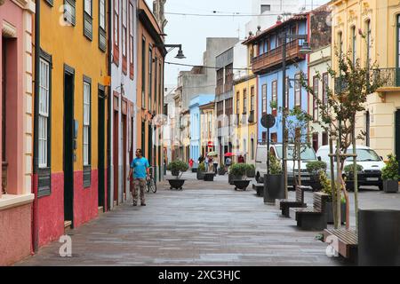 TENERIFFA, SPANIEN - 30. OKTOBER 2012: Die Stadt La Laguna auf Teneriffa ist zum UNESCO-Weltkulturerbe erklärt. Der vollständige Name der Stadt ist San Cristobal de Stockfoto