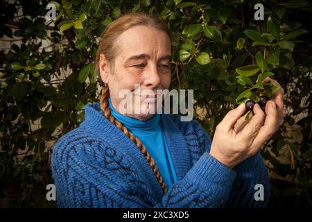 Gartenexperte BOB FLOWERDEW zu Hause Stockfoto