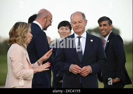 Borgo Egnaza, Italien. Juni 2024. Gipfeltreffen G7, Borgo Egnaza, Italien. Von links nach rechts: Die italienische Premierministerin Giorgia Meloni, der Präsident des Europäischen Rates Charles Michel, der deutsche Bundeskanzler Olaf Scholz und der britische Premierminister Rishi Sunak. 13.06.2024 Borgo Egnaza, Italien. Foto: Aleksy Witwicki/SIPA USA Credit: SIPA USA/Alamy Live News Stockfoto