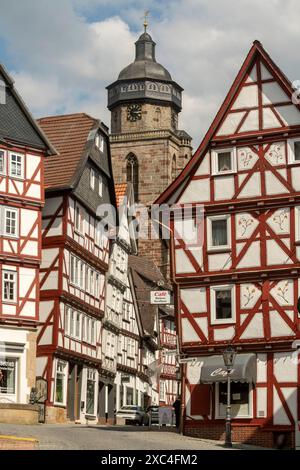 Homberg (Efze), Blick durch die Westheimer Straße nach Osten auf die Pfarrkirche St. Marien Stockfoto