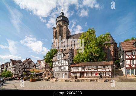 Homberg (Efze), Marktplatz mit Blick auf die Pfarrkirche St. Marien Stockfoto