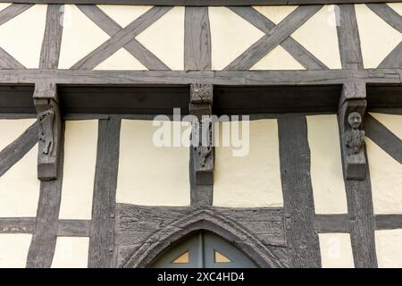 Zierenberg, Rathaus von Süden, 1450 von Meister H. Brant, Hauptportal an der Westseite, Hessischer Löwe an der mittleren Knagge Stockfoto