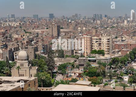 Blick auf Kairo, die überfüllte Hauptstadt Ägyptens, eine weitläufige Metropole am Nil in Nordafrika. (Foto: John Wreford / SOPA Images/SIPA USA) Stockfoto