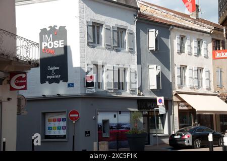 Straßenszene, La Clayette, Saône-et-Loire, Bourgogne-Franche-Comté, Ostfrankreich Stockfoto