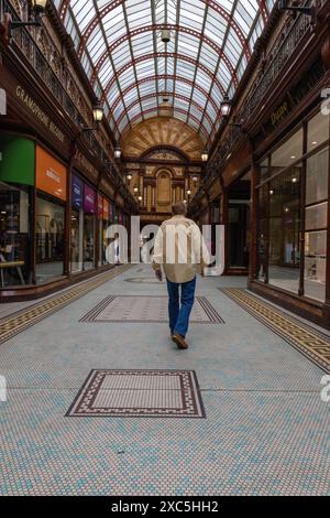 Zentrale Arkade im Stadtzentrum von Newcastle Stockfoto