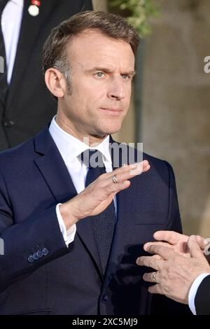 Toasts, . Juni 2024. Präsident Emmanuel Macron von Frankreich während des G7-Gipfels in Borgo Egnazia (Brindisi), Italien, am 14. Juni 2024. Präsident Emmanuel Macron von Frankreich während des G7-Gipfels in Borgo Egnazia (Brindisi), Italien, 14. Juni 2024. Quelle: Unabhängige Fotoagentur/Alamy Live News Stockfoto