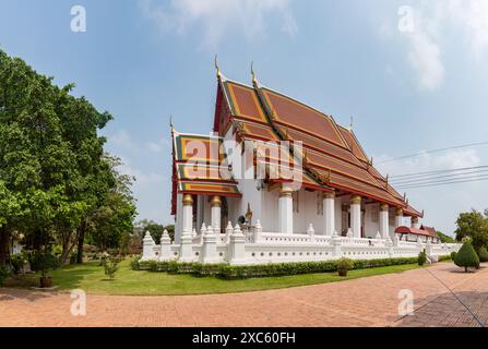 Ein Bild der Wihan Phra Mongkhon Bophit Hall des Wat Phra Si Sanphet Tempels. Stockfoto