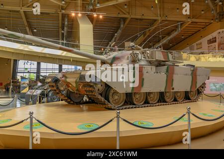 Royal Tank Museum, Amman, Jordanien - 4. Mai 2024: Der British Chieftain V Panzer, historisch bedeutsam und gut erhalten, wird im Jordan's ausgestellt Stockfoto