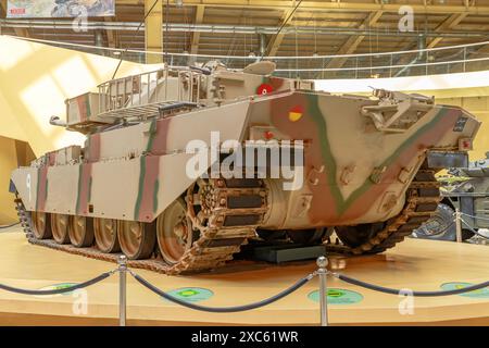 Royal Tank Museum, Amman, Jordanien - 4. Mai 2024: Im renommierten Royal Tank Museum in Jordanien befindet sich der gut erhaltene britische Panzer Chieftain V Stockfoto
