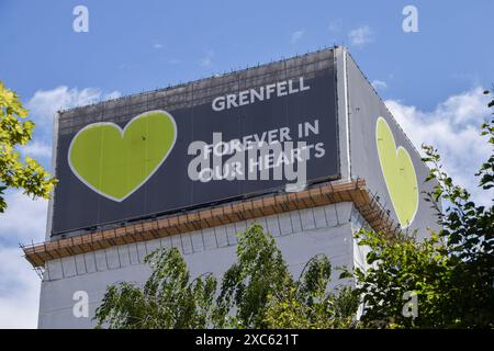 London, Großbritannien. Juni 2024. Grenfell Tower zum siebten Jahrestag der Katastrophe. 72 Menschen starben, als 2017 ein Brand in einem Wohnblock in North Kensingon, West London, ausbrach. (Foto: Vuk Valcic/SOPA Images/SIPA USA) Credit: SIPA USA/Alamy Live News Stockfoto