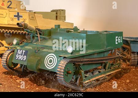 Royal Tank Museum, Amman, Jordanien - 4. Mai 2024: Ausstellung mit historischen Cardenloyd-Tanketten im Royal Tank Museum in Jordanien Stockfoto