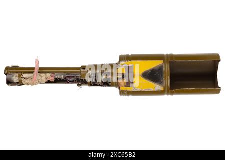 RKG-3 sowjetische Panzerabwehrgranate. Dummy-Version mit Cutaway. Isoliert auf weißem Hintergrund. Stockfoto