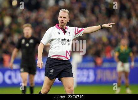 Aktenfoto vom 10/23 des Schiedsrichters Wayne Barnes, der zum OBE (Offizier des Order of the British Empire) ernannt wurde, für Verdienste um die Rugby Union in der King's Birthday Honours List. Ausgabedatum: Freitag, 14. Juni 2024. Stockfoto