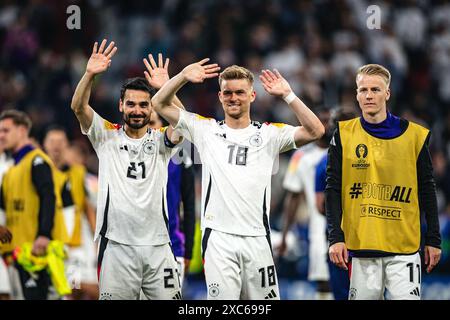 München, Deutschland. Juni 2024. München, 14. Juni 2024 MÜNCHEN, DEUTSCHLAND - 14. JUNI: Ilkay Gundogan und Maximilian Mittelstadt feiern nach dem Eröffnungsspiel der UEFA Euro 2024-Meisterschaft zwischen Deutschland und Schottland am 14. Juni 2024 in München. (Foto: Dan O' Connor/ATPImages) Dan O' Connor (Dan O' Connor/ATP Images/SPP) Credit: SPP Sport Press Photo. /Alamy Live News Stockfoto