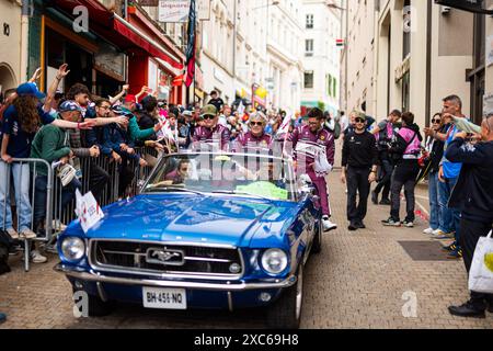 155 LAURSEN Johnny (dnk), LAURSEN Conrad (dnk), TAYLOR Jordan (usa), Spirit of Race, Ferrari 296 LMGT3 #155, LM GT3, Action während der Grande Parade des Pilotes der 24 Stunden von Le Mans 2024, 4. Runde der FIA Langstrecken-Weltmeisterschaft 2024, auf dem Circuit des 24 Heures du Mans am 14. Juni 2024 in Le Mans, Frankreich Stockfoto