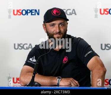 Pinehurst, North Carolina, USA. Juni 2024. Jon Rahm aus Spanien während der Übungsrunde für die 124. U.S. Open am 11. Juni 2024 im Pinehurst Resort & Country Club (Kurs Nr. 2) in Pinehurst, North Carolina. (Kreditbild: © Timothy L. Hale/ZUMA Press Wire) NUR REDAKTIONELLE VERWENDUNG! Nicht für kommerzielle ZWECKE! Stockfoto