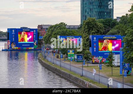 Anlässlich der Fußball-Europameisterschaft 2024 wird am Freitag, den 14. Juni, in Frankfurt die größte Fanzone Hessens eröffnet Stockfoto