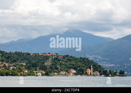 Tremezzo, Lombardei, Italien von der anderen Seite des Comer Sees Stockfoto