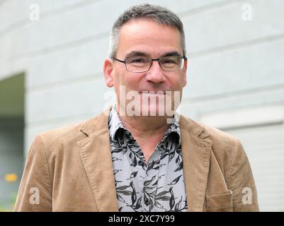 Berlin, Deutschland. Juni 2024. Bernd Buder, Programmdirektor JFBB Jüdisches Filmfestival Berlin Brandenburg, bei einer Presseveranstaltung. Das Festival findet vom 18. Bis 23. Juni 2024 statt. Quelle: Jens Kalaene/dpa/Alamy Live News Stockfoto