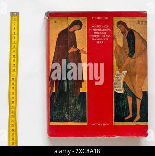 Malerei und Miniatur Moskaus von der Mitte des 15. Bis Anfang des 16. Jahrhunderts von Popow, erstmals 1975 in der UdSSR veröffentlicht. Stockfoto