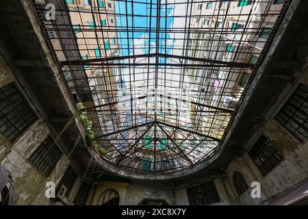 Palermo, Italien - 30. August 2023: Die Galleria delle Vittorie wurde von Paolo Bonci entworfen und 1935 als Einkaufszentrum eröffnet. Stockfoto