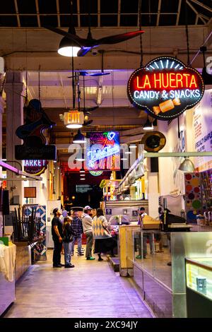 Innenraum des Grand Central Market Food Court, Downtown Los Angeles, Kalifornien, USA Stockfoto