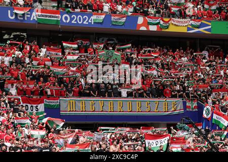 Köln, Deutschland. Juni 2024. Ungarische Fans beim Spiel der UEFA-Europameisterschaft im Kölner Stadion. Der Bildnachweis sollte lauten: Jonathan Moscrop/Sportimage Credit: Sportimage Ltd/Alamy Live News Stockfoto