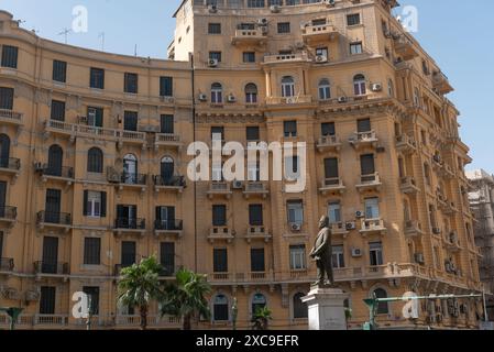 Kairo, Ägypten. 14. Juni 2024 Ägyptische Wahrzeichen-Statue von Talaat Harb, eine historische Straße in der Innenstadt von Kairo, Ägypten, die Tahrir-Platz und Talaat verbindet Stockfoto