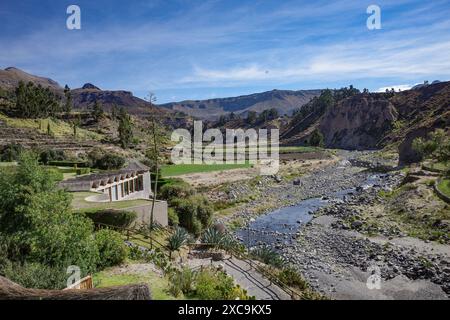 Colca Canyon, Peru - 7. Dezember 2023: Blick auf die Landschaft rund um das Colca Lodge Hotel, Colca Canyon Stockfoto