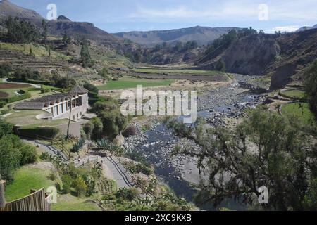 Colca Canyon, Peru - 7. Dezember 2023: Blick auf die Landschaft rund um das Colca Lodge Hotel, Colca Canyon Stockfoto