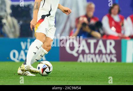 Qatar Airways sponsert im Gruppenspiel DEUTSCHLAND, Großbritannien. , . Am 14. Juni 2024 in München. Fotograf: ddp Images/STAR-Images Credit: ddp Media GmbH/Alamy Live News Stockfoto