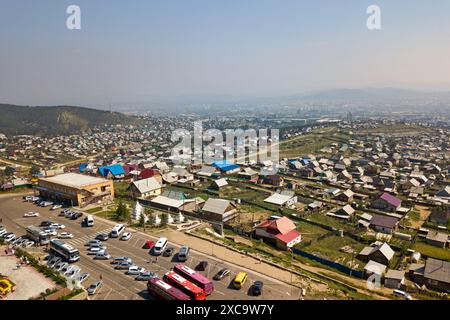 Luftaufnahme von Ulan-Ude, der Hauptstadt der Republik Burjatien in Russland. Stockfoto
