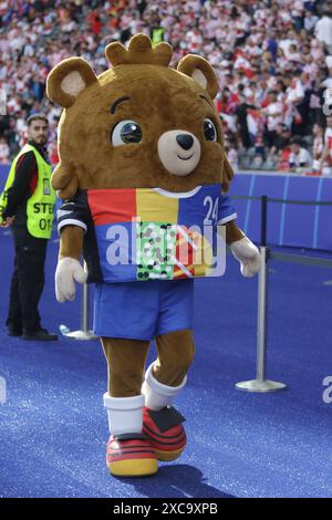 Berlin, Deutschland, 15. Juni 2024. Offizieller Mascot Albart während des Spiels zwischen Spanien und Kroatien. Uefa Euro 2024 Deutschland. Gruppe B. Credit: Fabideciria/Alamy Live News Stockfoto