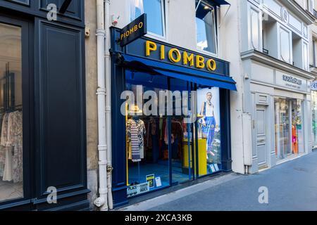 Außenansicht eines Piombo-Geschäfts in Paris, Frankreich. Piombo ist eine Modemarke des italienischen Unternehmens OVS Stockfoto