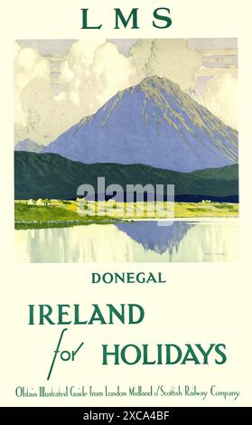 Ein Gemälde von Mount Errigal, County Donegal, Irland von Paul Henry (1876–1958), das auf einem Werbeplakat der London, Midland and Scottish Railway Company aus der Mitte des 20. Jahrhunderts verwendet wurde. Stockfoto