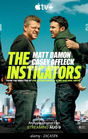 The Instigators (2024) von Doug Liman mit Matt Damon, Casey Affleck und Hong Chau. Zwei Räuber laufen mit Hilfe eines Therapeuten auf die Flucht, nachdem ein Raub schief geht. Werbeplakat ***NUR REDAKTIONELLE VERWENDUNG***. Kredit: BFA / Apple TV+ Stockfoto