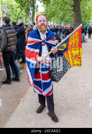 © Jeff Moore. Ein königlicher Fan in der Mall für die Trooping the Colour 15/06/2024 Stockfoto