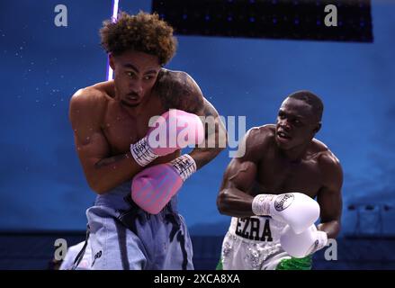 Ben Whittaker (links) und Eworitse Ezra Arenyeka im freien IBF International Light Heavyweight-Kampf im Selhurst Park, London. Bilddatum: Samstag, 15. Juni 2024. Stockfoto