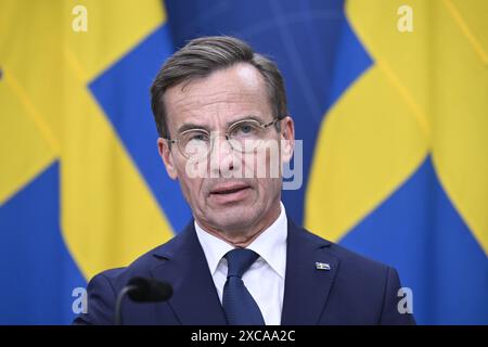 Stockholm, Schweden. Juni 2024. Schwedens Premierminister Ulf Kristersson (M) hält eine Pressekonferenz ab, da Johan Floderus und Saeed Azizi, die im Iran inhaftiert waren, nun nach einem Austausch gegen den Urheberrechtsverletzer Hamid Noury in Schweden zu Hause sind. Foto: Jessica Gow/TT/Code 10070 Credit: TT News Agency/Alamy Live News Stockfoto