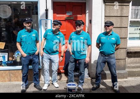 Molgogger treten auf der Straße beim Falmouth International Sea Shanty Festival auf Stockfoto