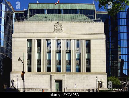 Ottawa, Kanada – 15. Juni 2024: Das Gebäude der Bank of Canada in der Wellington Street. Die Bank of Canada ist eine Crown Corporation und Kanadas Zentralbank Stockfoto