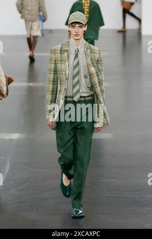 FENDI menÄôs Frühjahr/Sommer 2025 Laufsteg während der Milan Fashion Week Herrenmode am 2024. Juni - Mailand, Italien 15/06/2024 Stockfoto