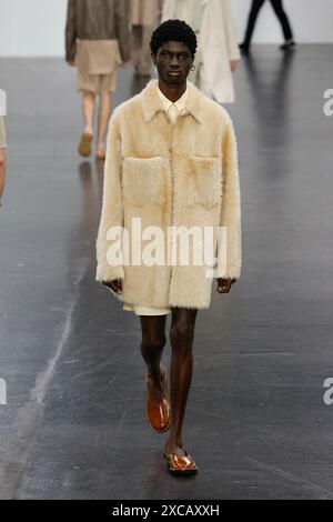 FENDI menÄôs Frühjahr/Sommer 2025 Laufsteg während der Milan Fashion Week Herrenmode am 2024. Juni - Mailand, Italien 15/06/2024 Stockfoto