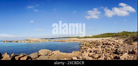 Punta Negra, es Caragol Beach. Hohes Umweltschutzgebiet, Santaniy, Mallorca. Balearen. Spanien. Stockfoto