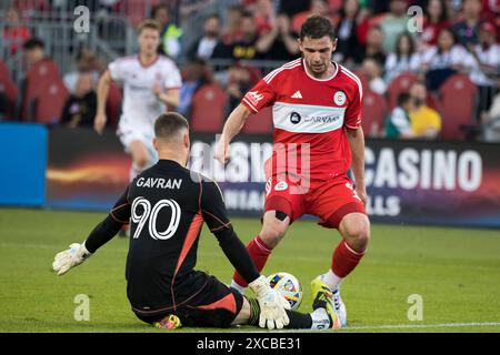 Toronto, Kanada. Juni 2024. Luka Gavran #90 (L) und Hugo Cuypers #9 (R) wurden während des MLS-Spiels zwischen Toronto FC und Chicago Fire FC im BMO Field in Aktion gesehen. Das Finale trifft Toronto FC 1-4 Chicago Fire. (Foto von Angel Marchini/SOPA Images/SIPA USA) Credit: SIPA USA/Alamy Live News Stockfoto