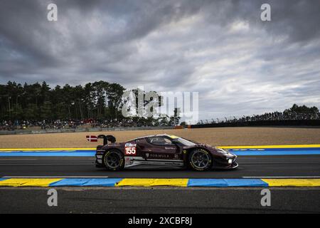 Le Mans, Frankreich. Juni 2024. 155 LAURSEN Johnny (dnk), LAURSEN Conrad (dnk), TAYLOR Jordan (usa), Spirit of Race, Ferrari 296 LMGT3 #155, LM GT3, Action während der 24 Stunden von Le Mans 2024, 4. Runde der FIA Langstrecken-Weltmeisterschaft 2024, auf dem Circuit des 24 Heures du Mans. Credit: Independent Photo Agency/Alamy Live News Credit: Independent Photo Agency/Alamy Live News Stockfoto