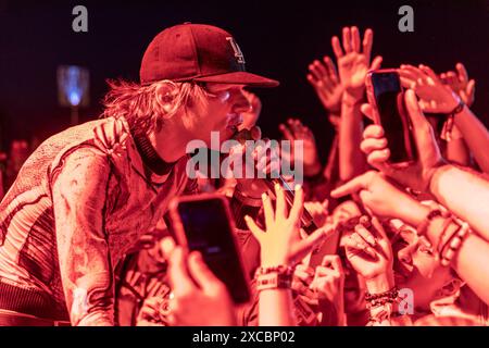 Matt Shultz von Cage the Elephant während des Bonnaroo Music and Arts Festivals am 15. Juni 2024 in Manchester, Tennessee (Foto: Daniel DeSlover/SIPA USA) Stockfoto